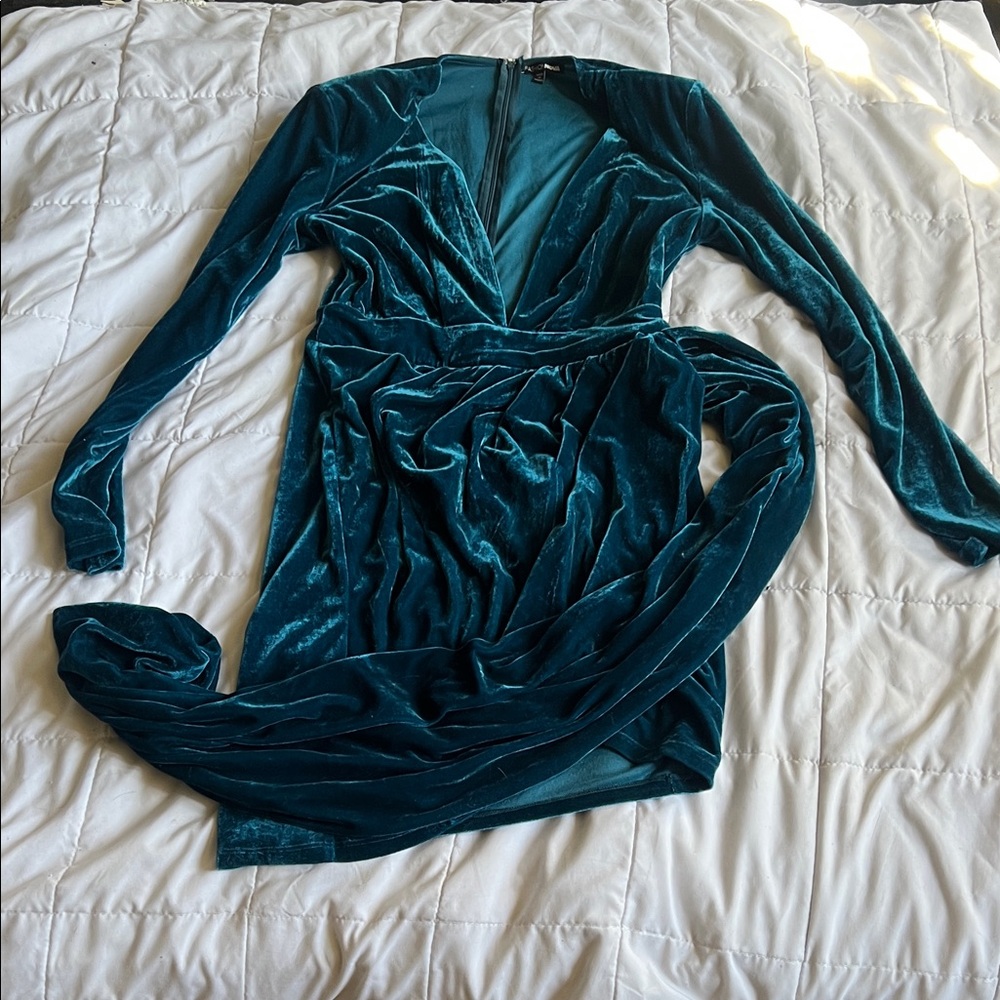 FASHION NOVA TEAL VELVET LONG SLEEVED DRESS WITH SHOULDER PADS AND A TRAIN
